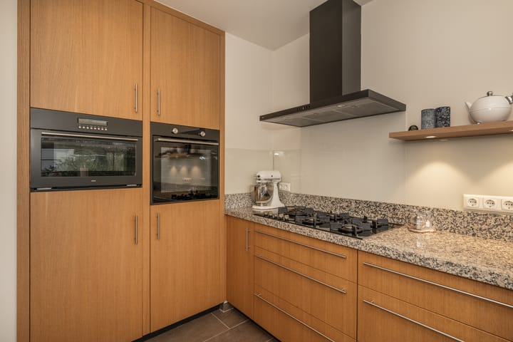 Foto 10 van Gouverneur Van der Fossestraat 12