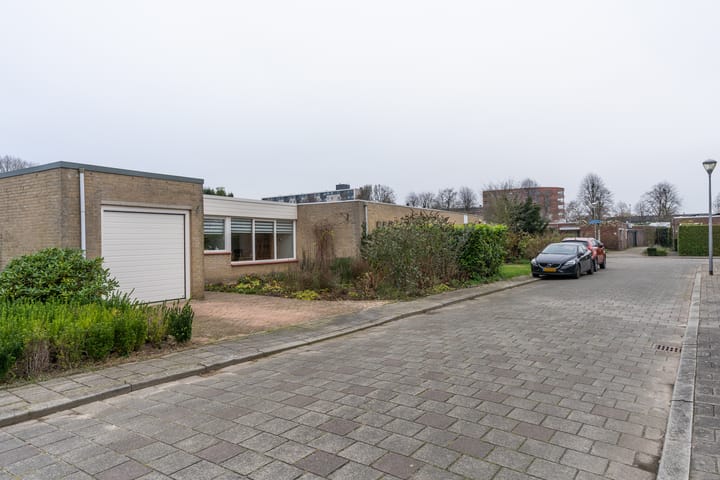 Foto 29 van Gouverneur Van der Fossestraat 12