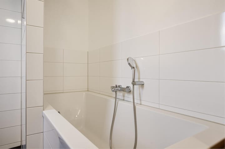 Photo 17 of John Daltonstraat 16