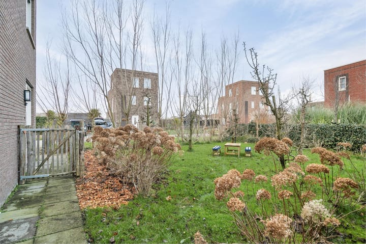 Photo 32 of John Daltonstraat 16