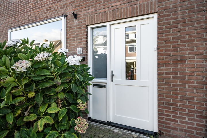 View photo 2 of Holbeekstraat 33