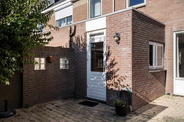 View photo 19 of Holbeekstraat 33