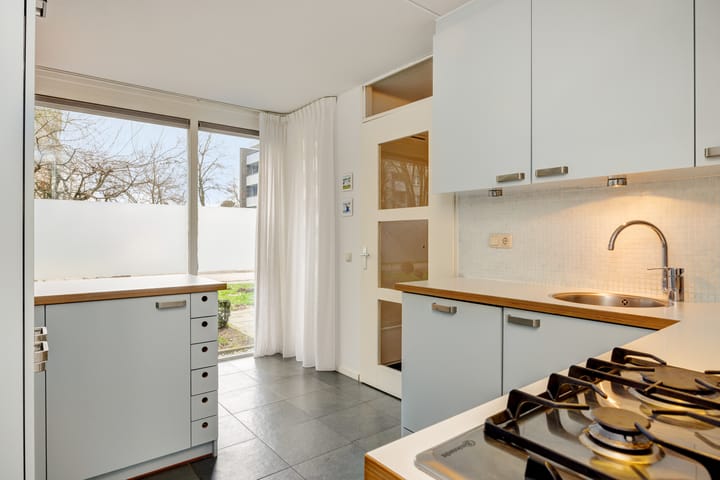 Foto 12 van Anna Bijnsstraat 68