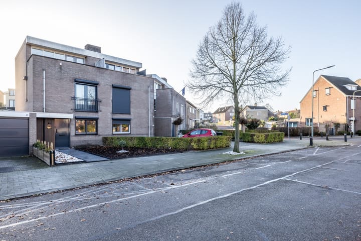 Foto 38 van Pastoor Hagenstraat 12-A