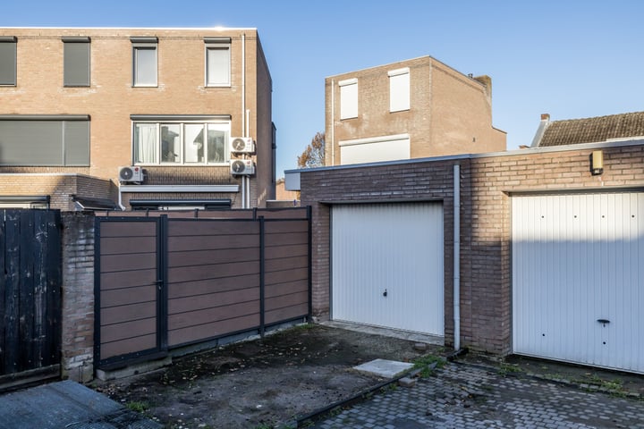 Bekijk foto 36 van Pastoor Hagenstraat 12-A