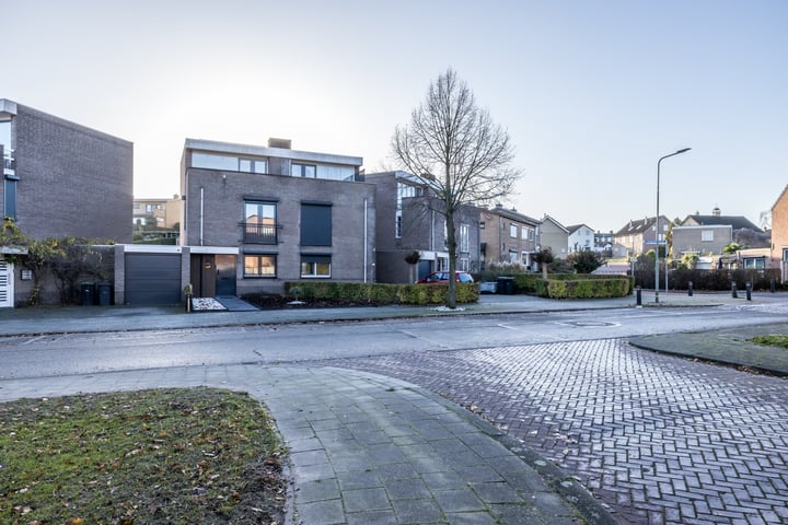 Bekijk foto 40 van Pastoor Hagenstraat 12-A