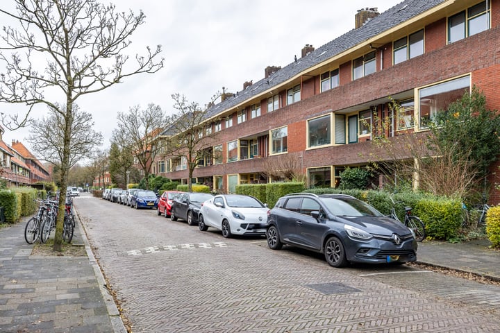 Bekijk foto 39 van Celebesstraat 17