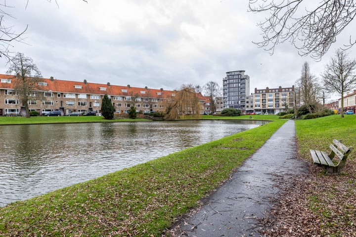 Bekijk foto 40 van Celebesstraat 17