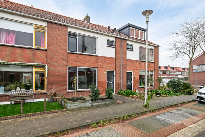 Bekijk foto 1 van Ooievaarstraat 36