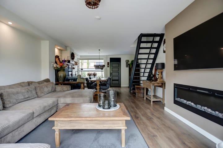 Photo 11 of Voorberghlaan 9