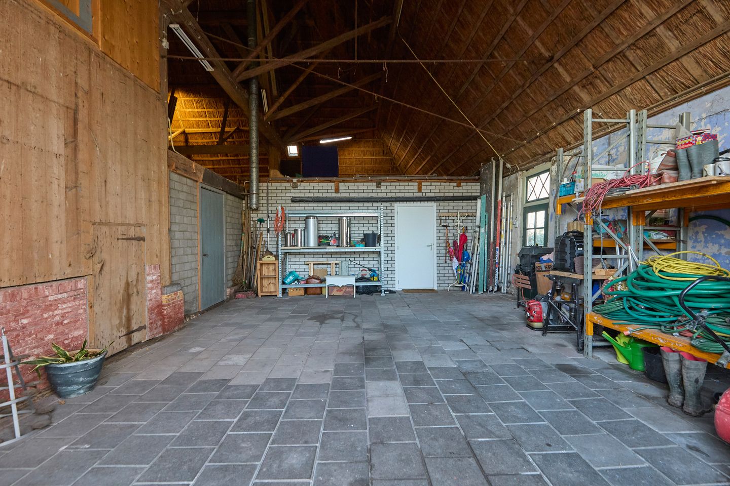 Foto 64 van Middenweg 30