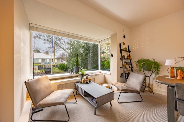 Photo 7 of Sir Winston Churchillln 899