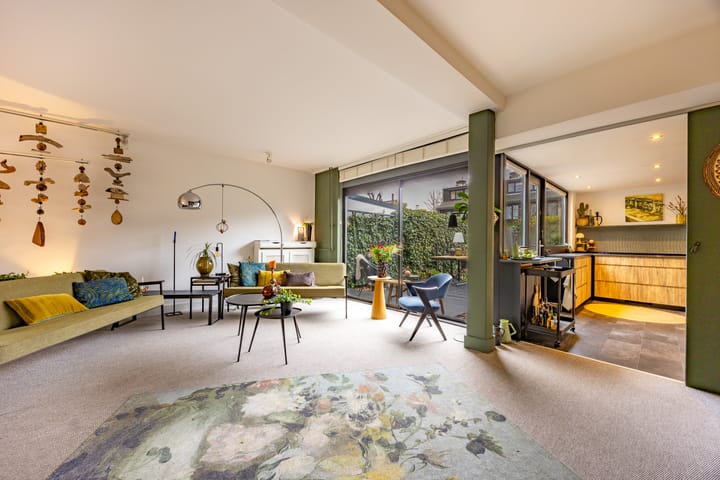 Photo 10 of Sir Winston Churchillln 899