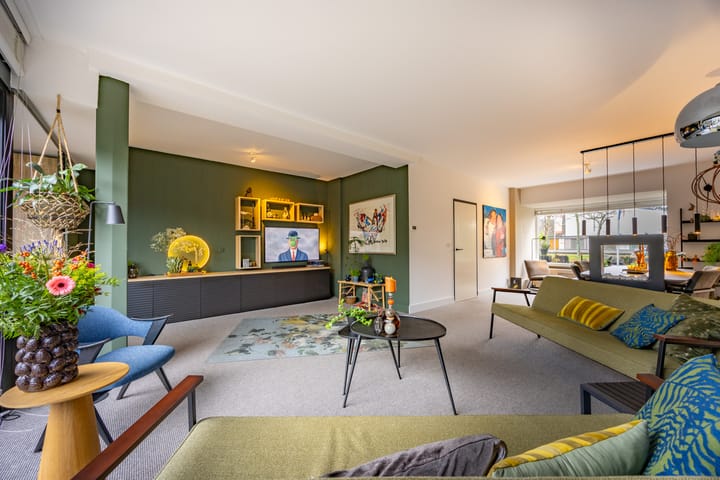 Photo 11 of Sir Winston Churchillln 899