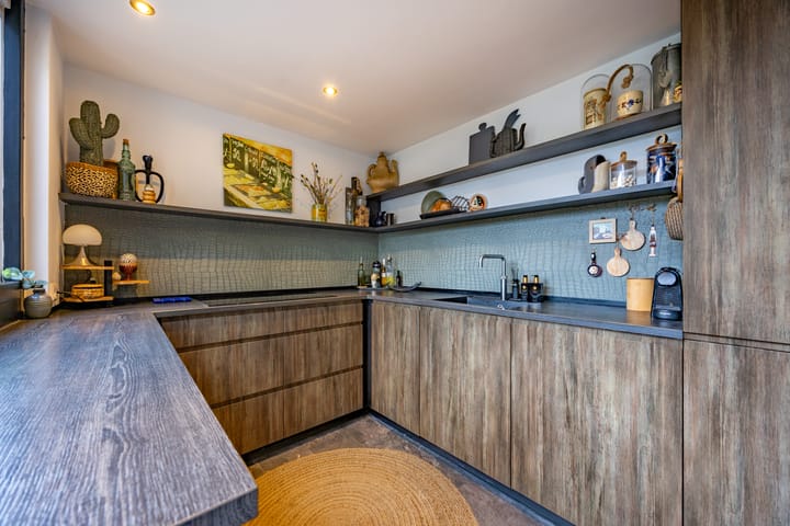 Photo 15 of Sir Winston Churchillln 899