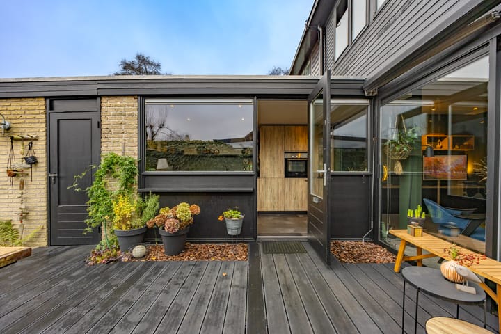 Photo 20 of Sir Winston Churchillln 899