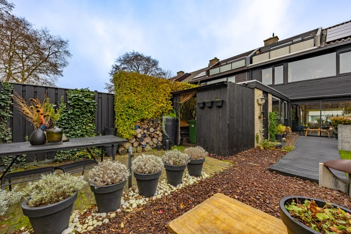 Photo 24 of Sir Winston Churchillln 899