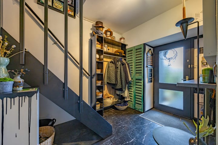 Photo 31 of Sir Winston Churchillln 899