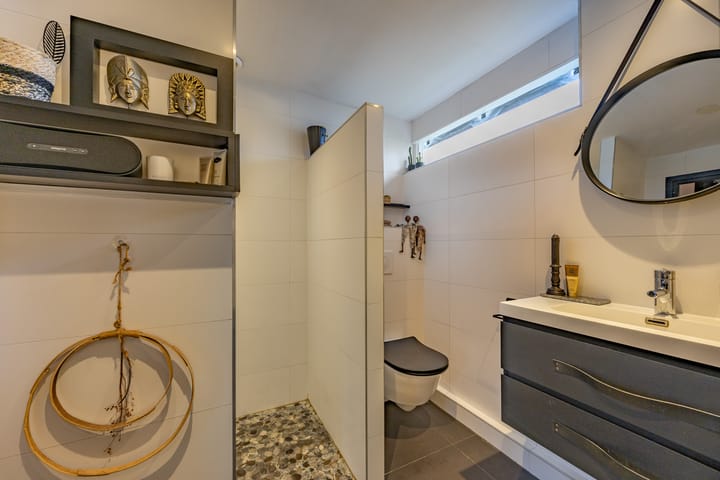 Photo 38 of Sir Winston Churchillln 899