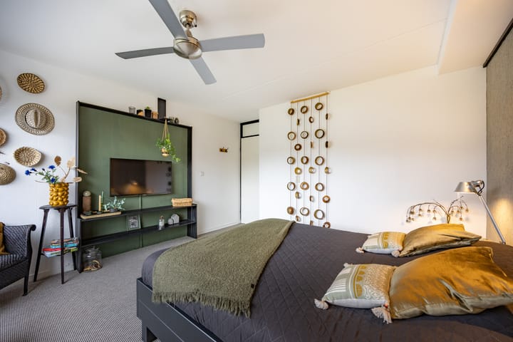 Photo 42 of Sir Winston Churchillln 899