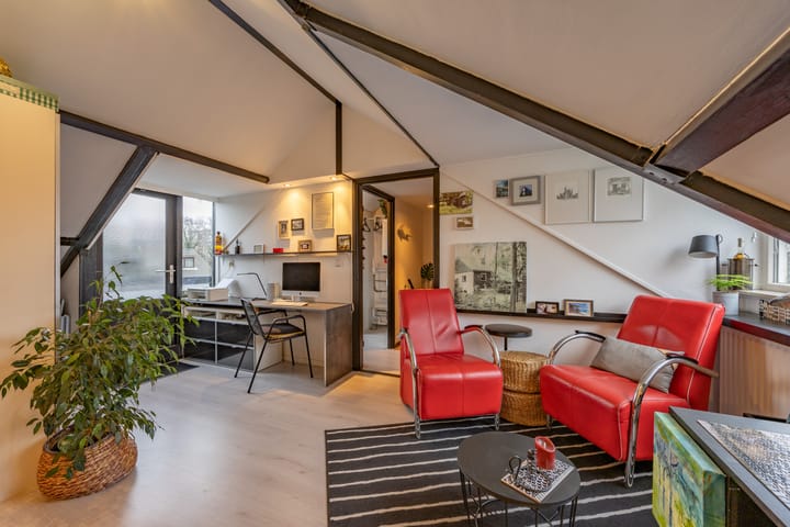 Photo 51 of Sir Winston Churchillln 899