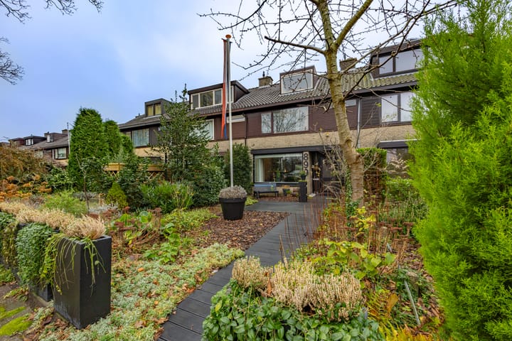 Photo 60 of Sir Winston Churchillln 899