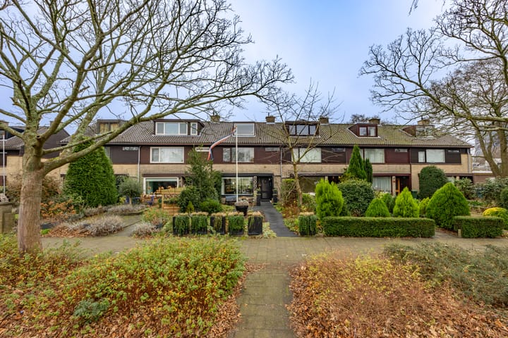 Photo 61 of Sir Winston Churchillln 899