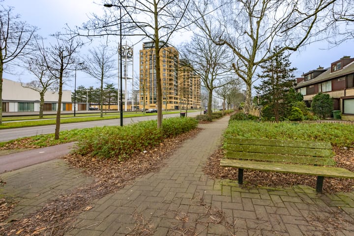 Photo 64 of Sir Winston Churchillln 899