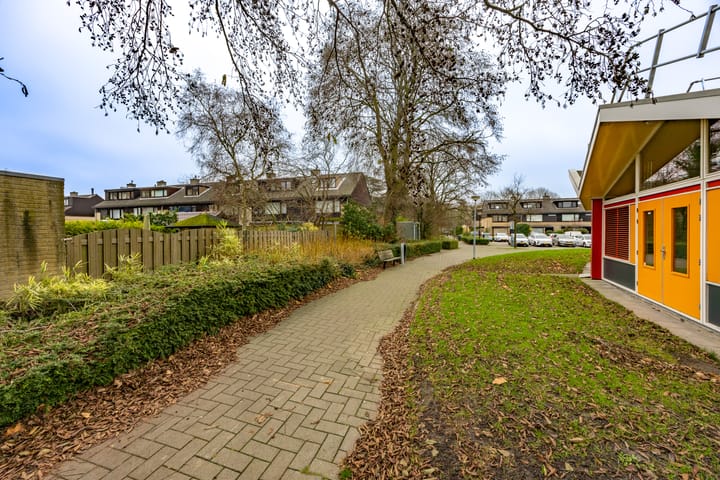 Photo 65 of Sir Winston Churchillln 899