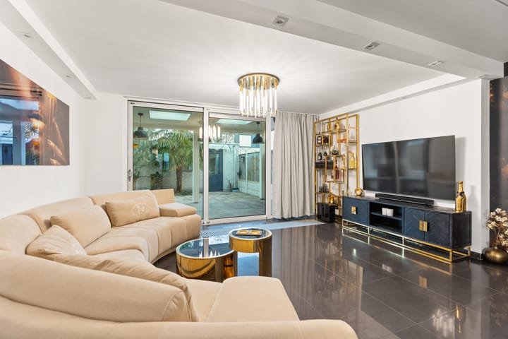 Foto 6 van Marga Klompélaan 281