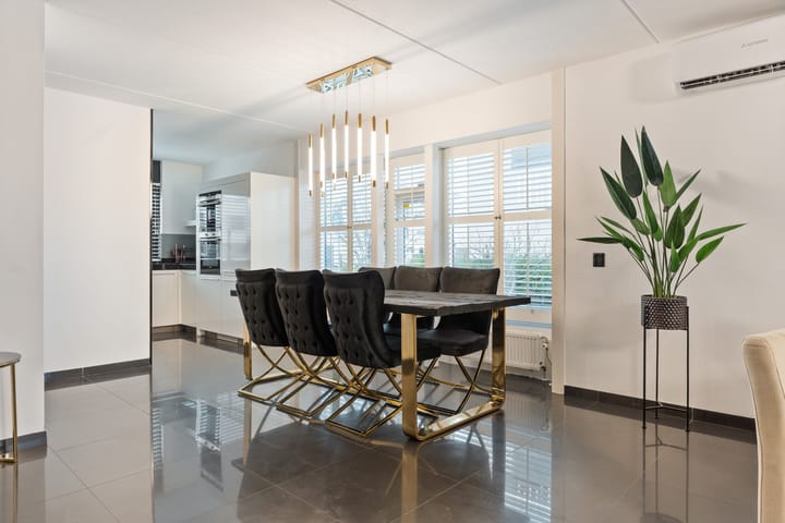 Foto 9 van Marga Klompélaan 281