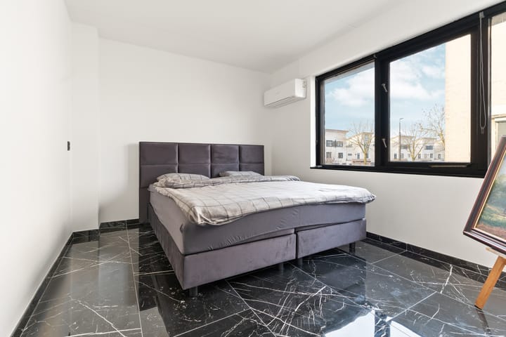 Foto 15 van Marga Klompélaan 281