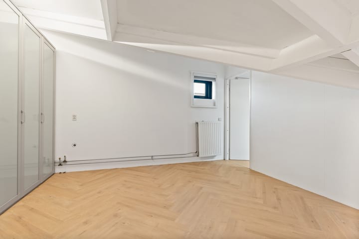 Foto 26 van Marga Klompélaan 281