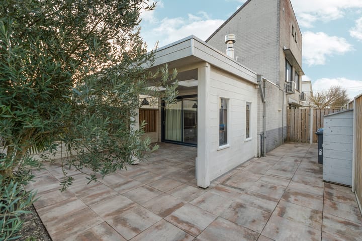 Foto 35 van Marga Klompélaan 281