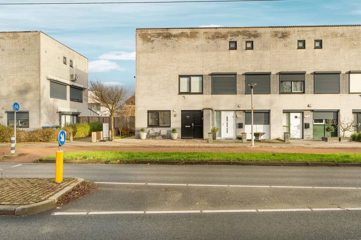 Foto 42 van Marga Klompélaan 281