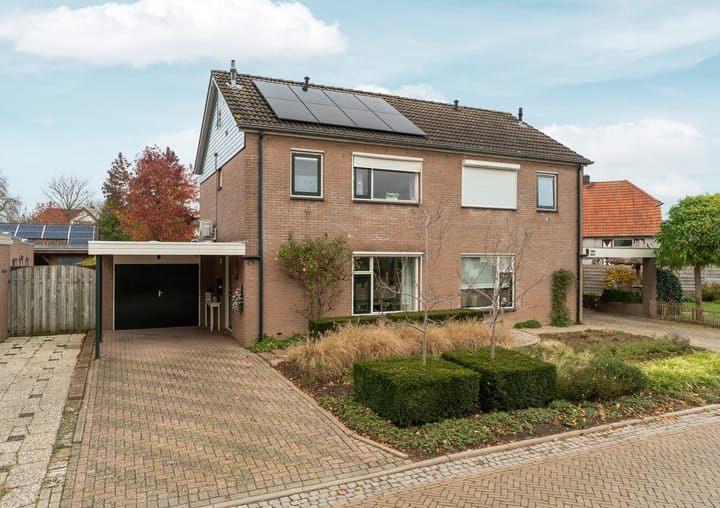 Foto 1 van Schoolstraat 24