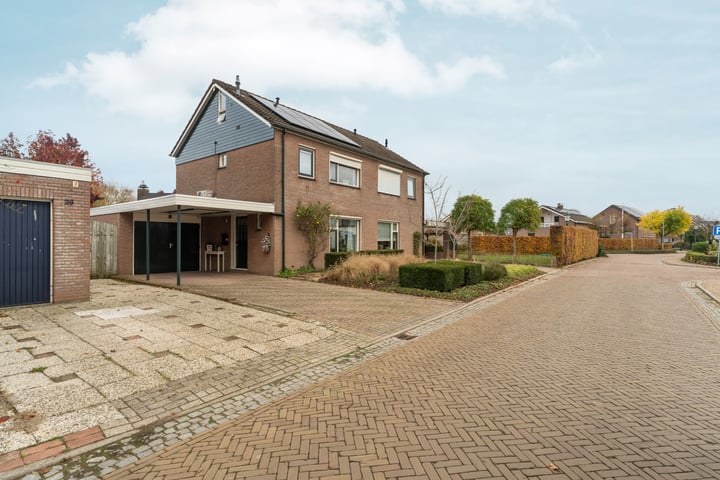 View photo 52 of Schoolstraat 24