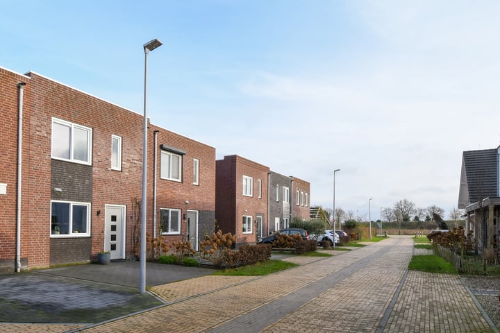 Bekijk foto 2 van Klaassenhof 18