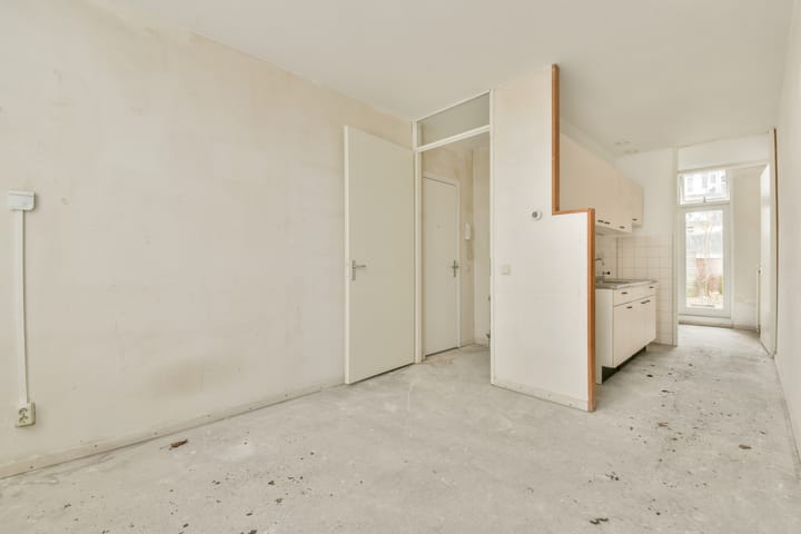 Photo 2 of Spaarndammerstraat 28-A