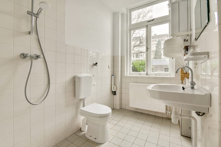 Photo 14 of Spaarndammerstraat 28-A