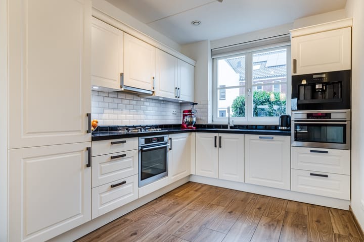 Photo 9 of Dokter van de Kolkstraat 26