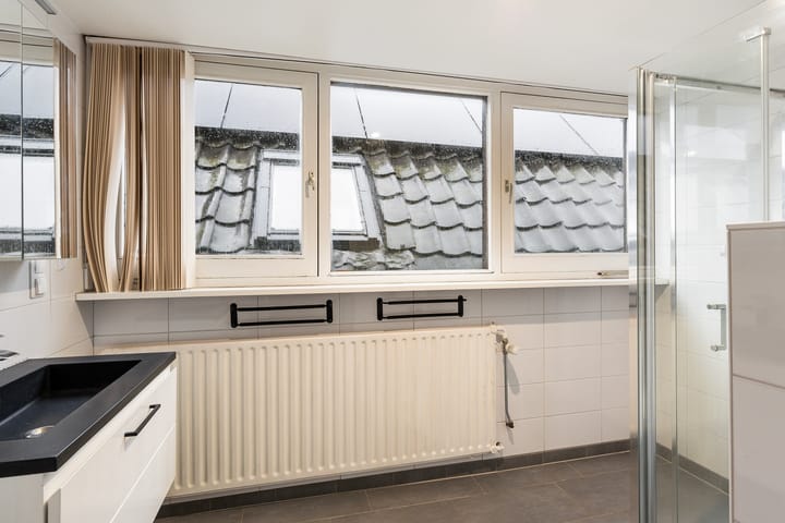 Photo 32 of Arnold Hoogvlietstraat 40