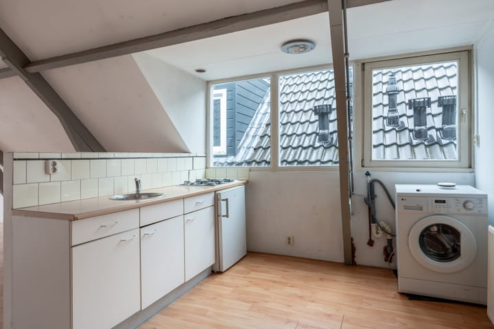 Foto 9 van Van Oldenbarneveltstraat 146-B04