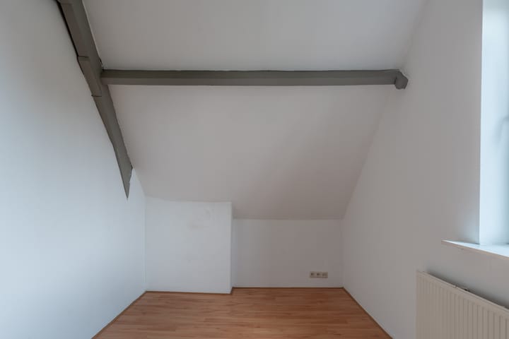 Foto 13 van Van Oldenbarneveltstraat 146-B04