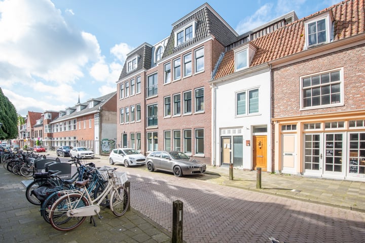 Bekijk foto 2 van Breedstraat 37-B