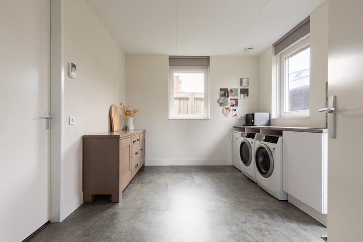 Foto 19 van Van Houtenlaan 2