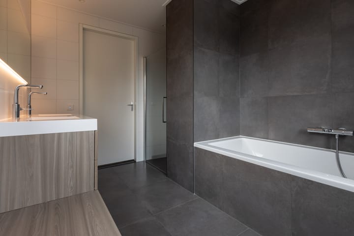 Foto 32 van Van Houtenlaan 2