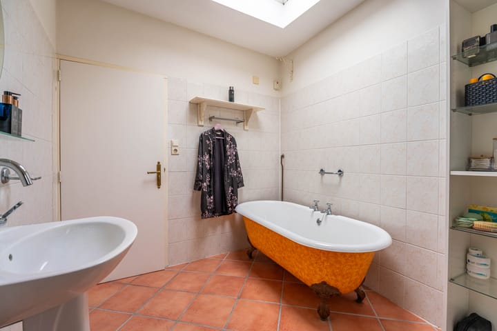 Foto 20 van Leliestraat 44