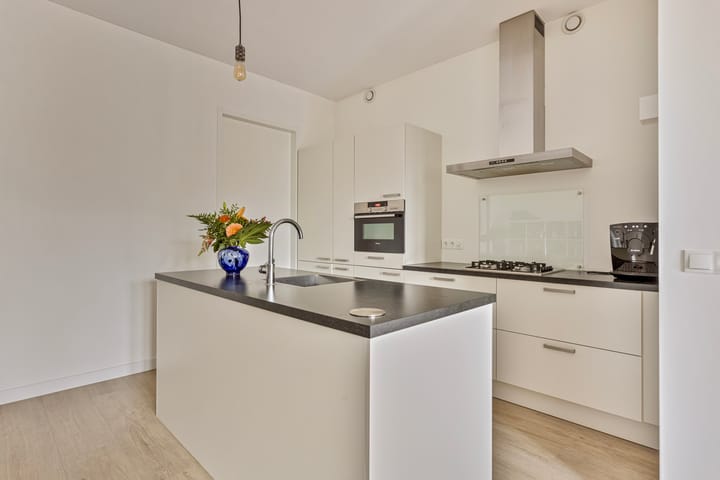 Foto 10 van Emmaplein 67