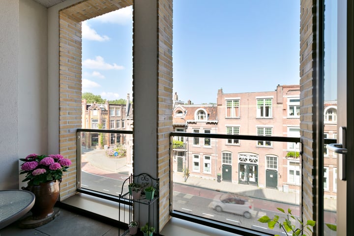 View photo 21 of Emmaplein 67